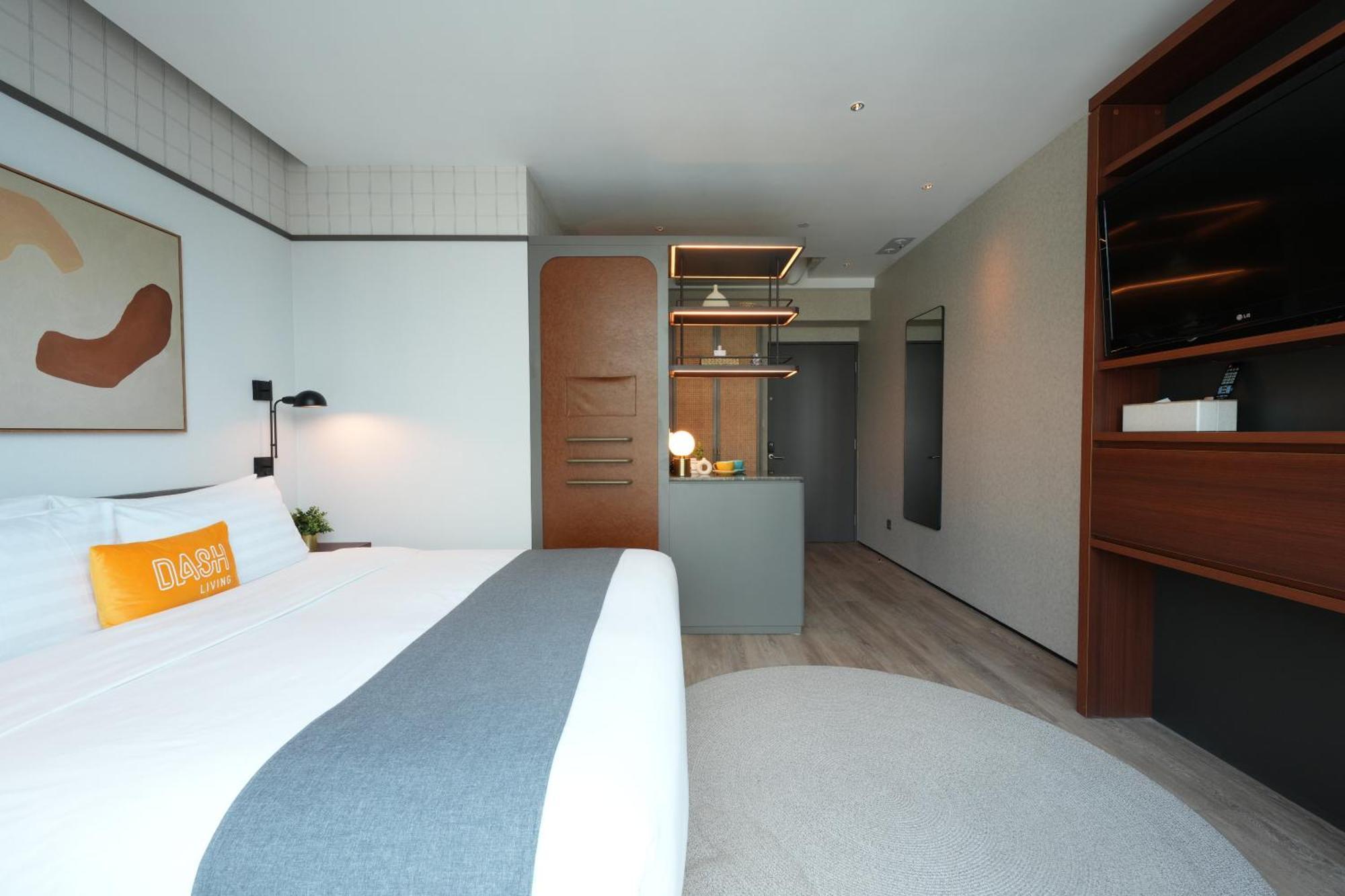 Dash Living On Queen'S Hong Kong Exterior photo