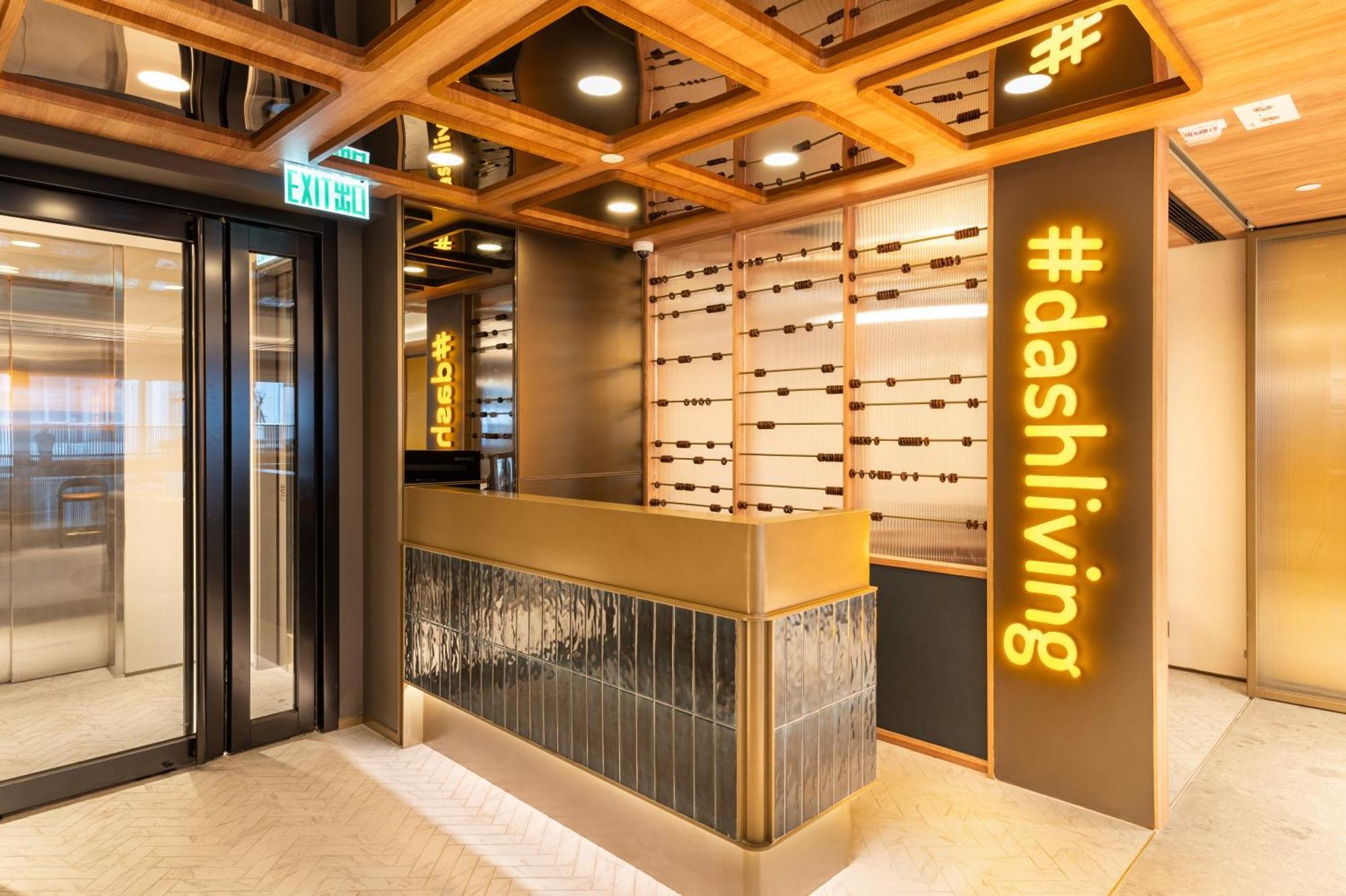 Dash Living On Queen'S Hong Kong Exterior photo